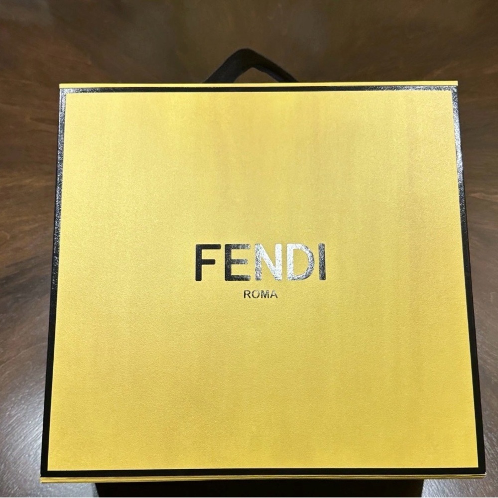 Fendi Yellow Bag with Black Lettering Dustbag and shopping bag - Picture 2 of 5